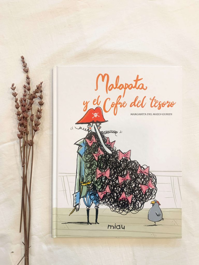 Portada del cuento en el que aparece el Pirata Malapata con la barba llena de lazos rosas