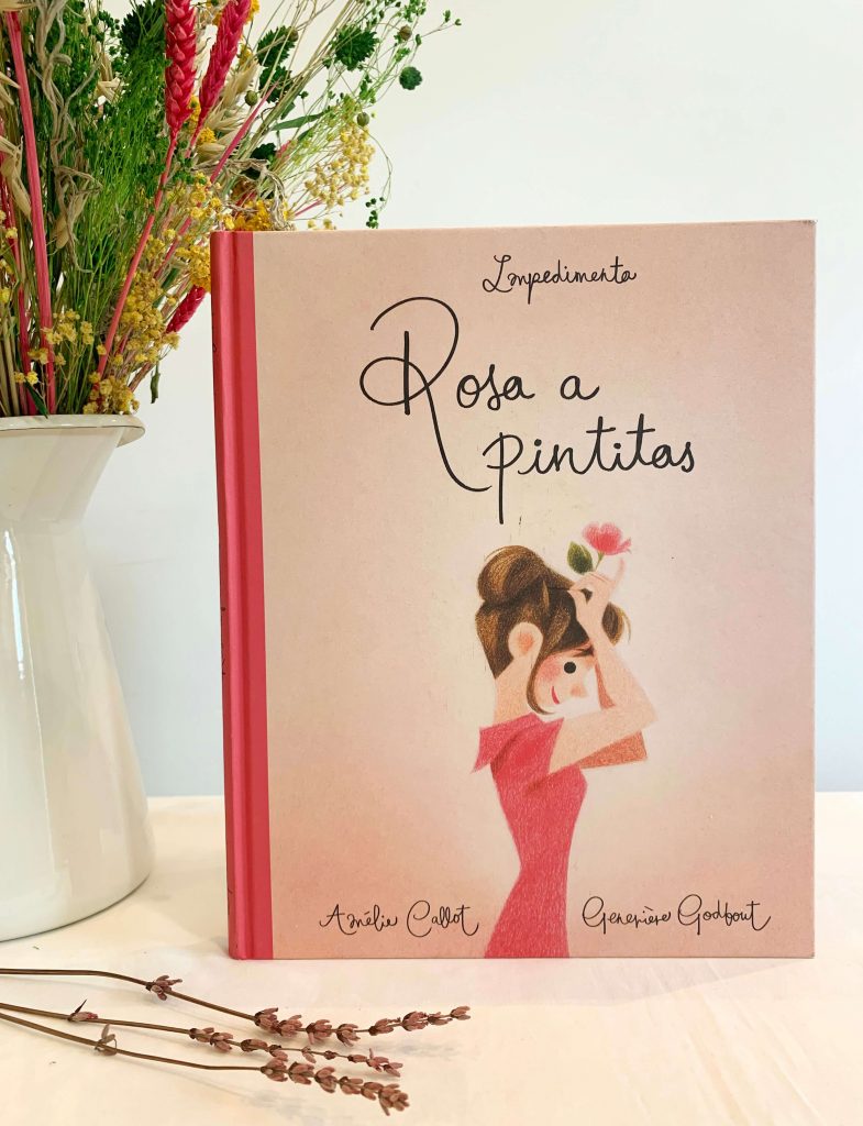 Portada del libro en el que aparece Rosa poniéndose una flor en el pelo